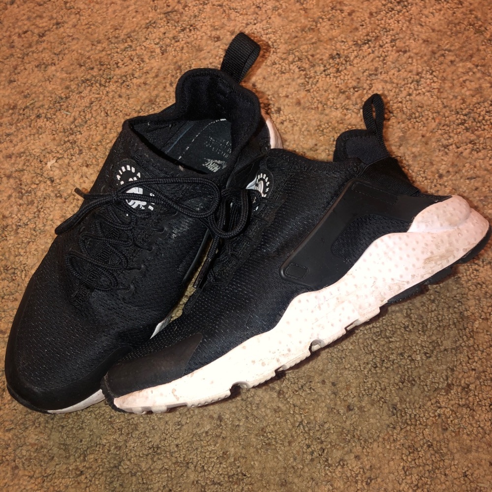 Nike air hurache sneakers